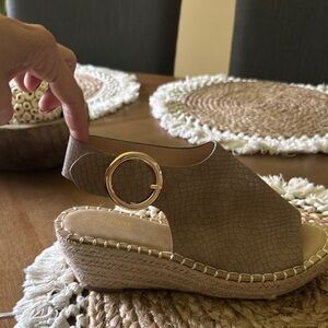 Catherine Malandrino Elegant Tan Wedge Sandals